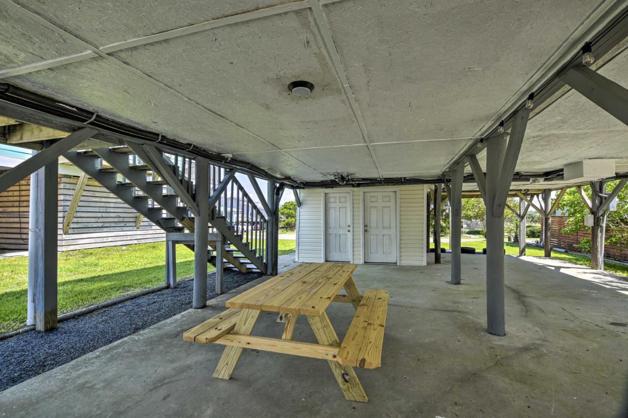 Oak Island Beach Abode With Deck Walk To Shore! Exterior photo